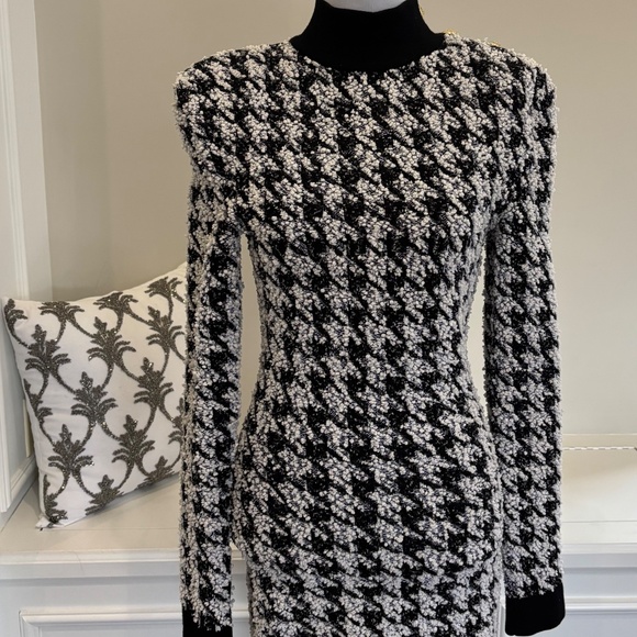 Balmain Tweed Mini Dress. Excellent Pre-loved Condition. - Picture 2 of 4
